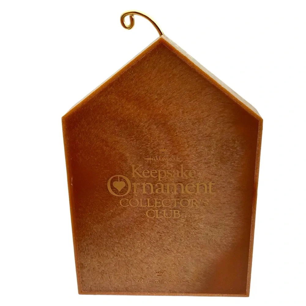 Hallmark 1995 “Collecting Memories” Christmas Ornament